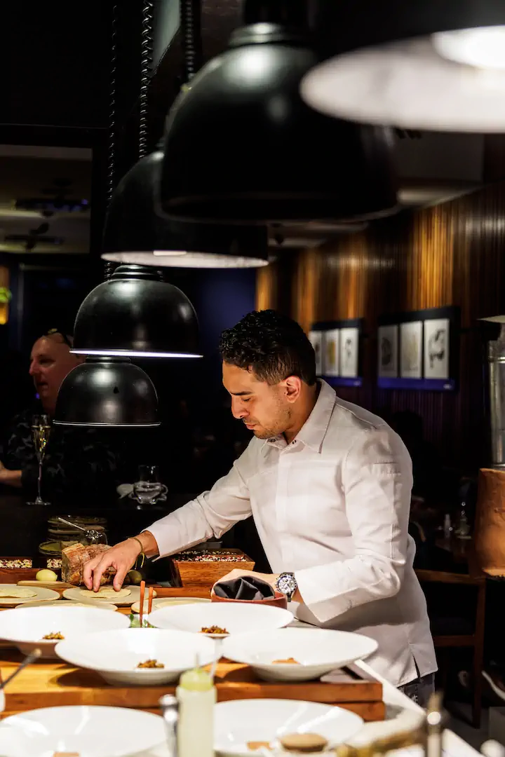Oswaldo Oliva plating at Lorea